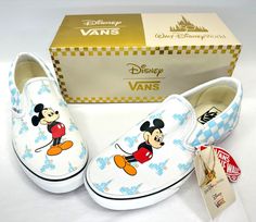 Disney Shoes Diy, Disney Characters Christmas, Custom Vans Shoes, Disney Vans, Painted Shoes Diy, Disney 50th Anniversary, Apple Watch Bands Fashion, Cute Disney Outfits, Disney Shoes