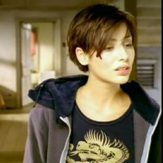 Natalia Imbruglia Short Hair, Natalie Imbruglia Short Hair, Natalia Imbruglia, Natalie Imbruglia, Red Hair Inspo, Stylish Short Hair, Short Hair Pixie Cuts, Long Pixie, Short Styles