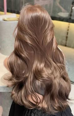 Hair Color Ideas Golden Brown, Hair Color Inspo Natural, Light Hair Olive Skin, Cafe Au Lait Hair Color, Beige Brown Hair Balayage, Light Cinnamon Hair Color, Pretty Natural Hair Colors, Warm Mushroom Brown Hair, Champagne Hair Color Brown