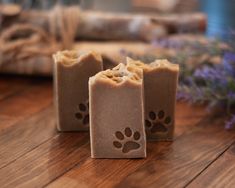 Dog Itch Relief Neem Soap/Shampoo Bar - Sophie and Rose Dog Soap Bar Recipe, Puppy Snacks, Soap Shampoo Bar, Skin Type Test, Soap Making Tutorials, Dog Shampoo Bar, Neem Soap, Natural Dog Shampoo, Neem Powder