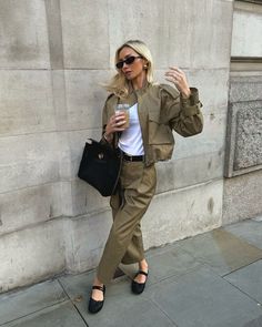 NYC Fall Outfits That Will Make Your Stand Our From A Crowd Slim Suit, Army Green Jacket, Casual Wide Leg Pants