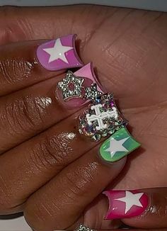 Short Medium Nails Acrylic, Easy Cute Nail Designs, Nail Inspo Short, Hope Nails, Nails With Charms, Nail Ideas Acrylic, Nail Inspired, Nails Acrylic Short, Makeup Nails Designs