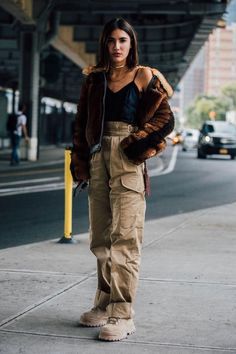 Cargo Pants: The "Ugly" Trend Everyone Will Wear in 2019 | Who What Wear Italian Street Style, Berlin Street Style, Shopping In New York, Berlin Fashion Street, Rihanna Street Style, Gigi Hadid Street Style, European Street Style, Fashion Week Berlin, Kendall Jenner Street Style