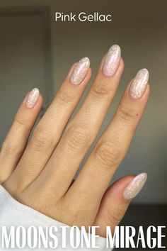 Maak kennis met Moonstone Mirage 💎  Deze nieuwe Effect Coats kun je als extra laag, tussen de kleur en Top Coat, aanbrengen voor een bijzonder effect. Moonstone Nails Gel, Pink Egirl Aesthetic, Swirls Nail Art, Gel Polish Pink, Pink Egirl, Swirl Nail Art, Pink Gellac, Pearl Party