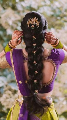 Messy Braided Hairstyles, Reception Hairstyles, Sanggul Modern, Bridal Hairstyle Indian Wedding, Hair Style On Saree, Engagement Hairstyles, Bridal Hairdo, Traditional Hairstyle, Bridal Hair Buns