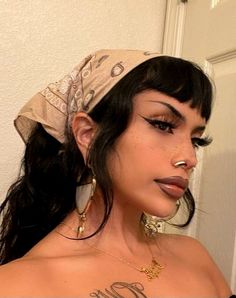 Hair Salon Ideas, Front Neck Tattoo, Full Neck Tattoos, Tattoos Neck, Bandana Girl, Neck Tattoos Women, Mode Hippie, Salon Ideas, Edgy Makeup