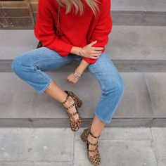 MOOD: Alex from The Frugality styles a bright red jumper with frayed denim and strappy leopard print flats. Red Jumper Outfit, Red Sweater Outfit, The Frugality, Fashion Week Outfit, Jumper Outfit, Red Jumper, Red Sweater, Lovely Clothes, London Fashion Week