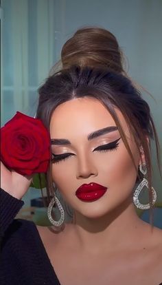 Wedding Makeup Tutorial, Bold Makeup Looks, Bridal Eye Makeup, Classic Makeup, Red Lip Makeup, Hot Makeup, Unique Makeup