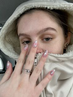 Graduation Nails Aesthetic, Nail Star Ideas, Stars On Nails Design, Star Acrylic Nail Designs, Stargirl Nails Aesthetic, Gel Nails Stars, Nails With Silver Stars, Cute Gel X Nails, Stars Manicure