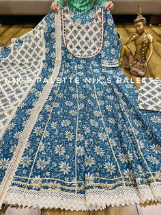 Cotton Kali Kurti Designs, Kali Kurti Design, Girls Dresses Sewing, Neck Designs For Suits, Casual Indian Fashion, Blouse Diy, Suit Pattern