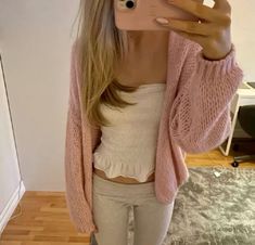 Outfits With Pink Sneakers, Matcha Iced Coffee, Matilda Djerf Summer, Blonde Blowout, Pink Cardigan Outfit, Matcha Iced, Off Duty Model, Isabel Marant Sneakers, Coffee Vanilla