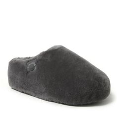 Rethink the way you relax with these genuine shearling slippers. Naturally moisture wicking material helps keep your feet cool and cozy, while the easy on/off designs ensure comfort's always just a step away. Made with 100% Australian shearling, our Fireside sheepskin slippers and boots collection is crafted with everyday luxury in mind at an affordable price that is competitive with other slipper brands. Made for all-day versatility, our easy to slip on designs are meant for the busiest of days Shearling Slippers, Ballerina Slippers, Sheepskin Slippers, Suede Moccasins, Clog Slippers, Platform Clogs, Everyday Luxury, Moccasins Slippers, Grey Shoes