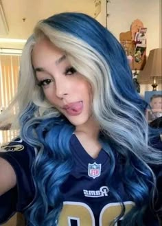 Blue Hair With Blonde, Blonde And Blue Hair, Split Dyed Hair, Cute Hair Colors, Level 8, Hair Color Streaks, Dyed Hair Inspiration, Hair Stylies