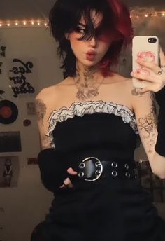 Hand Sleeves, Dress Kawaii, Goth Hair, Kawaii Clothing, Gothic Clothing, Grunge Girl, Short Hair Haircuts