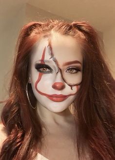 Halloween Costume Ideas Clown, Clown Makeup And Outfit, Pennywise Costume Makeup, Scary Clown Costume Women Face Makeup, Halloween Costumes Women Scary Makeup Ideas, Clown Ideas For Halloween, Women Pennywise Costume, It The Clown Makeup