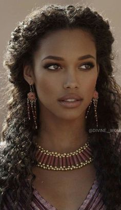 American Woman, African Beauty, Long Curly Hair, Interesting Faces, Long Curly, Black Is Beautiful, Pretty Face, Woman Face