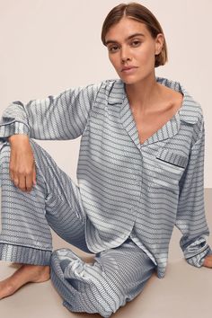 Inez Washable Silk Printed Long PJ Set – Eberjey Cashmere Pajamas, Eberjey Pajamas, Luxury Sleepwear, Womens Pjs, Silk Accessories, Sleep Wear, Pretty Lingerie, Silk Pajamas, Sleepwear & Loungewear