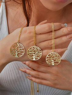 ♡ F A M I L Y-T R E E * N A M E* N E C K L A C E ♡  A tree is an eternal symbol of life, and a family is like the connection between a tree and the branches it grows from. Fill the branches with your significant family's names to make a great gift for your family. * Pendant Diameter: 30 mm/1.18 inches * Chain Type: Cable chain * Finish:  Silver ∙ 18K Gold ∙ Rose Gold * Material: 925 Silver * Gift wrapping:View the last 2 photos in the list ♡ H O W * T O * O R D E R ♡  1. Complete the order 2.Please let us know  Your Family Names(1-11 names):E.g:Linda/Sophie... *We have two materials, the color behind the material is the color of the product itself Example: 925 Silver (Material) - Gold (FINISH（COLOR） ♡ T U R N * A R O U N D * T I M E ♡  * All items are custom made to order. Our turn around Family Pendant, Eternal Symbol, Names Necklace, Necklace Tree, Life Symbol, Silver Chain Style, Tree Necklace, Tree Of Life Necklace, Silver Gifts