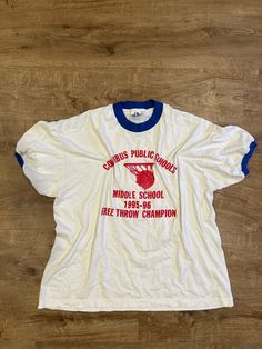 Mid nineties vintage ringer tee. Mens L/XL Ringer Shirt Outfit, Ringer Tee Design, Cropped Vintage Tee, Ringer Tee Men, Vintage Sports Tshirt, Retro Ringer Tee, Vintage College T-shirt With Screen Print, Ringer Tee Vintage, Ringer Tee Outfit Men