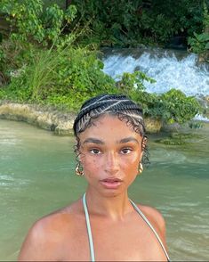 Braids On Mixed Women, Short Unique Hairstyles, Simple Vacation Hairstyles, Juneteenth Hairstyles, Short Jumbo Braids, Fast Braided Hairstyles, Jamaican Braids, Simple Cornrows For Natural Hair, Marley Hairstyles