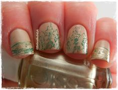 18 Vintage Inspired Nail Art Ideas Vintage Rose Nails, Vintage Nail Art, Rose Nail Design, Retro Nails, Nail Art Images, Art Deco Nails, Rose Nail Art, Classy Nail Designs, Vintage Nails