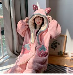 Sleep Wear Aesthetic, Kawaii Pajamas, Suit Blouse, Pink Pajama, Dolly Doll, Pajama Fashion, Cute Sleepwear, Pajama Suit, Pink Pajamas