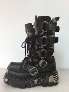 New Rocks Boots, Industrial Aesthetic Fashion, New Rock Boots Outfit, Cyberpunk Outfit Aesthetic, New Rock Shoes Outfit, New Rock Shoes, New Rocks, Grunge Boots, New Rock Boots