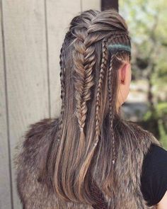 Vikings Hair, Warrior Braid, Vikings Lagertha, Pigtail Hairstyles, Chic Hairstyles, Long Straight Hair