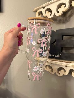 Plastic Tumblers With Vinyl Ideas, Custom Glass Tumbler, Cups Made With Cricut, Cricut Stanley Cup Ideas, Cute Glass Cup Designs, Glass Cup Vinyl Ideas, Vinyl Cups Ideas, Water Bottle Design Cricut, Cups Ideas Design