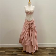 Two Piece Evening Dress. Ivory Rope And Light Pink Skirt. Please Measure Yourself Before Placing The Order To Avoid Any Issues. Bust 34 Waist 27 Hips 34 Two Piece Evening Dresses, Light Pink Skirt, Measure Yourself, Timeless Dress, Pink Skirt, Book Decor, Fashion Ideas, Evening Dress, Light Pink