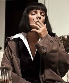 Pulp Fiction 1994, Uma Thurman, Pulp Fiction, Black Hair, A Woman, Ring, Hair, Black