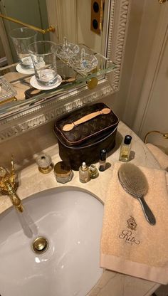 Beauty Inspiration, Bathroom Sink, Beauty Care, Room Inspo, Girly Things, Interior And Exterior, Life Hacks, Bathroom Flatlay, Classy Aesthetic