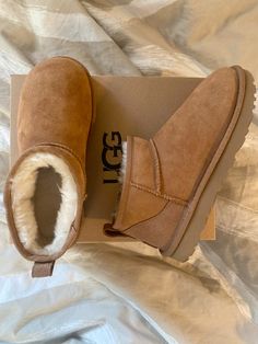 https://www.ugg.com/eu/en/il/classic-ultra-mini-boot/1116109R.html Classic Mini Uggs, Uggs Ultra Mini, Ultra Mini Uggs, Ugg Ultra Mini, Happy December, Ugg Classic Ultra Mini, Ugg Classic Mini