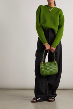 Green Ribbed cashmere sweater | BOTTEGA VENETA | NET-A-PORTER Mode Monochrome, Corporate Outfit, Outfit Everyday, Colorful Outfit, Cashmere Sweater