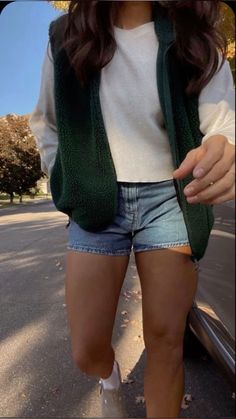 Fall In Summer Outfits, Fall Outfits With Denim Shorts, Stay In Date Outfit, Late Summer Outfits Midsize, Simple Stylish Outfits Summer, Jewel Tone Casual Outfits, Rylan Mcknight Outfits, Summer Teacher Outfits Hot Weather, Pulse Size Summer Outfits