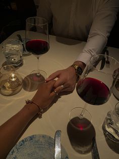 Couple dinner, holding hands Dinner Date Aesthetic, Relationship Vision Board, Couples Dinner, Vision Board Pictures, Dream Vision Board