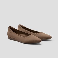 Aria Walker Lightweight Women Pointed Flats in Espresso | VIVAIA Pointed Ballet Flats, Pointed Flats, On Clouds, Walking On Clouds, Shoes Outfit, Pointed Toe Flats, Medical Professionals, Walk On, Cleaning Clothes