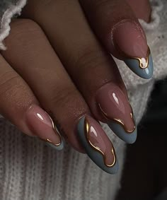 Gel Nails Ideas Non Acrylic Short, Summer 2024 Gel Nails, Gold Design On Nails, Summer Gel Nails Ideas Almond, Almond Croc Nails, Summer Gold Nails, Short Almond Nails Designs 2024, Green And Gold Almond Nails, Almond Nails Designs Summer 2024