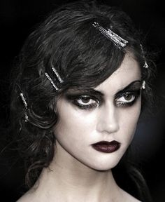 Dark Gothic Makeup, 1920s Goth Makeup, Ghostly Makeup, Victorian Gothic Makeup, Vamp Fashion, Ghost Make Up, Dark Make Up, Ghost Makeup Pretty, Gothic Make Up