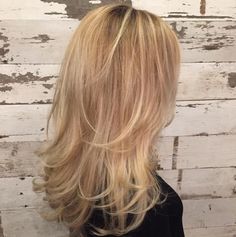 Medium Blonde Hair With Layers, Blond Layered Hair, Medium Blonde Hair, 70s Hair, Limp Hair, Best Hair Salon, Long Hair Color