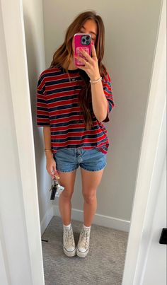 First Day Of School Outfit Summer Shorts, California Outfit Ideas, Summer Outfits Sambas, Outfits For The Fair Summer, How To Style Cargo Shorts Women, Daycare Teacher Outfits Summer, Summer Fit Inspo 2024, Youth Group Outfit Ideas, What To Wear With Jean Shorts