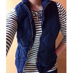 polished pearls and stripes... Perfect for a fall day full of errands! Blue Vest Outfits For Women, Buffer Vest, College Attire, Preppy Wardrobe, Preppy Clothing, Shirt Stripes, Carolina Girl