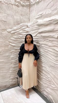 Chic Pleated Skirt For Brunch, Casual Elegant Outfits Classy Simple, Black Feminine Dress For Brunch, Modest Feminine Outfits Black Women, Classy Black Women Aesthetic Summer, Black Feminine Outfit, Black Women Chruch Outfits, Cute Skirt Outfits, Cute Modest Outfits