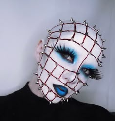 Female Pinhead Costume, Diy Pinhead Costume, Cenobite Makeup, Creative Halloween Makeup Looks Scary, Halloween Makeup 2023, Pinhead Cosplay, Hellraiser Makeup