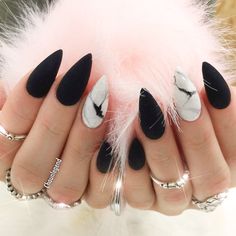 Nail Grunge, Nails Grunge, Black And White Nails, Black Stiletto Nails, Matte Black Nails, Accent Nail, Goth Nails, Grunge Nails, Nails White