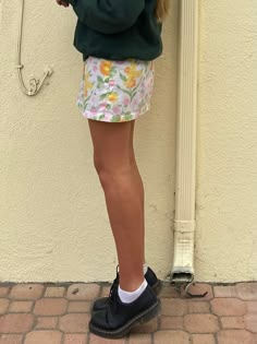 Solid Color Outfits Aesthetic, 90s Summer Style, Docs Outfit, Thrifting Aesthetic, Looks Pinterest, Mode Inspiration, Spring Summer Outfits, Fashion Killa, Get Dressed