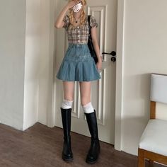 Outfits With Yellow Skirt, Courdory Skirt Outfit Fall, Ootd Mini Skirt, Skirt And Long Sleeve Outfits, Styling Mini Skirts, How To Style Mini Skirts, Cute Jean Skirt Outfits, Skirt Inspo Outfit, Casual Outfits Skirt