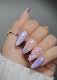 Lavender Nails With Butterflies Almond, Cute Lavender Nails With Butterflies, Lilac Butterfly Nails, Purple Nails Butterfly, Quinceanera Nails Purple Butterfly, Lilac Quinceanera Nails Butterfly, Tangled Inspired Nails, Pastel Purple Butterfly Nails, Purple And White Nails