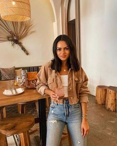 Michelle Infusino, Look Jean, Outfit Jeans, College Outfits, Outfits Casuales, Cute Casual Outfits, Ripped Jeans