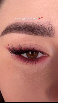 Eye Makeup Tutorial Everyday, Prom Makeup Red Eyeshadow, 2024 Eyeliner Trends, Simple Easy Eye Makeup, American Eye Makeup, Red Waterline Makeup, Simple Red Eye Makeup, Easy Eye Makeup For Beginners, Simple Eye Makeup For Beginners